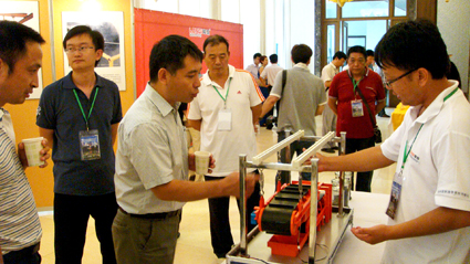 隆基現(xiàn)場(chǎng)演示鋼渣帶磁機(jī)工作原理 隆基現(xiàn)場(chǎng)演示鋼渣帶磁機(jī)工作原理